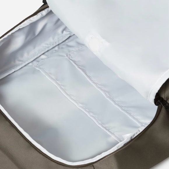 Everlane Stylish Backpack in Warm Charcoal - Picture 10 of 11